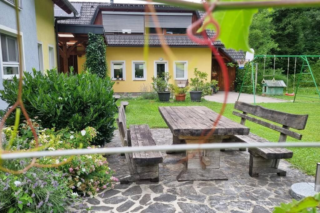 Country Retreat, Near Ljubljana City, Apartma Na Vasi, Blizu Mesta Ljubljana Medvode Exterior foto