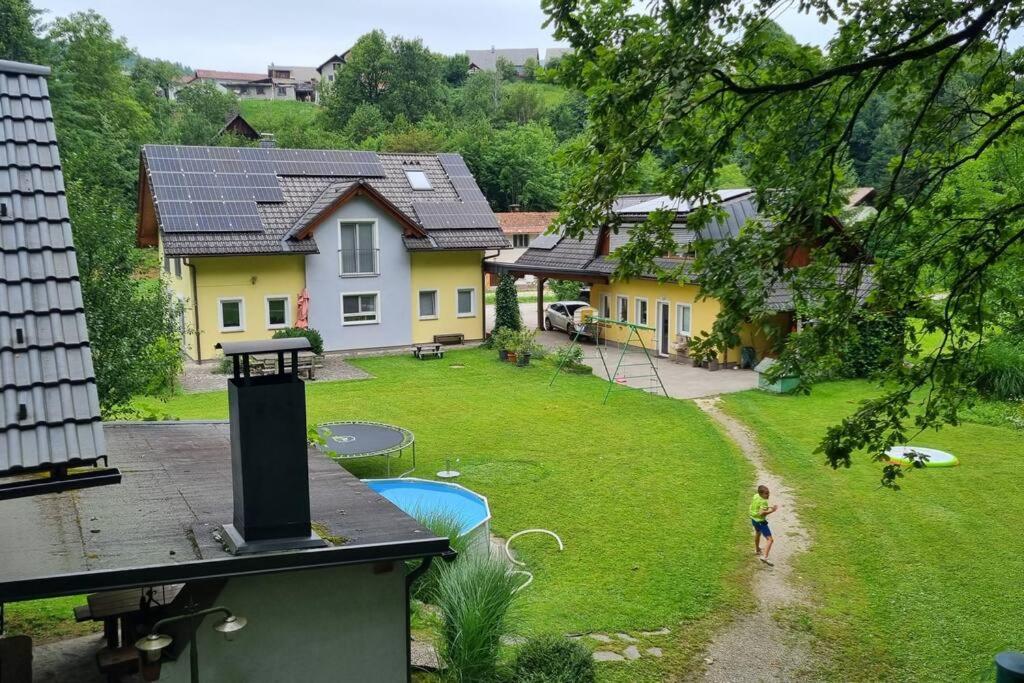 Country Retreat, Near Ljubljana City, Apartma Na Vasi, Blizu Mesta Ljubljana Medvode Exterior foto